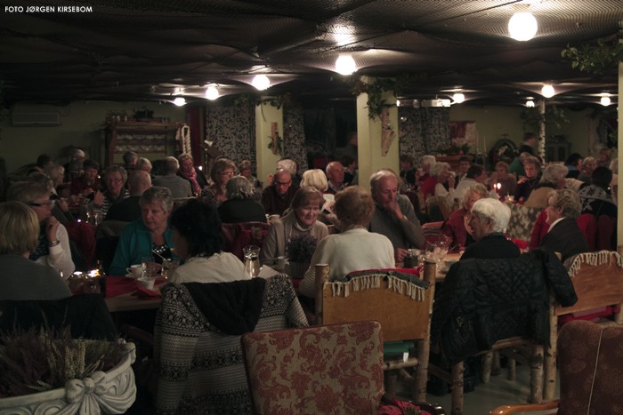 Fullsatt lokaler i Bjørkesalen for julebord