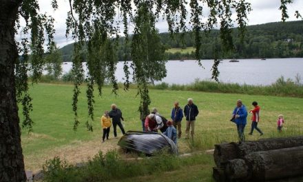 Båt ble tjærebredd ved fløterbrakka