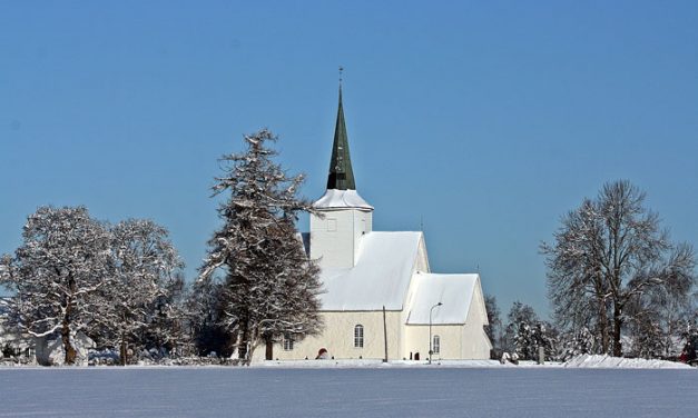 Storstilt bursdagsfeiring av Sørum kirke