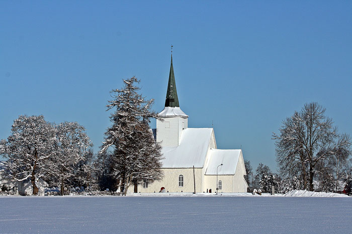 Storstilt bursdagsfeiring av Sørum kirke